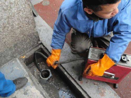 轵城镇疏通下水道